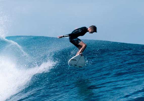 Day 8: Surfing in Arugam Bay 